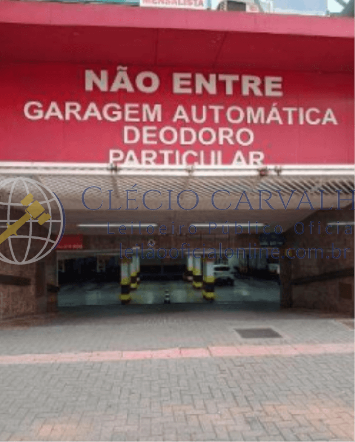 01 (um) Box nº SA-13 Garagem 21m² - Curitiba - PR 01 (um) Box nº SA-13 Garagem 21m², localizado em Curitiba - PR
